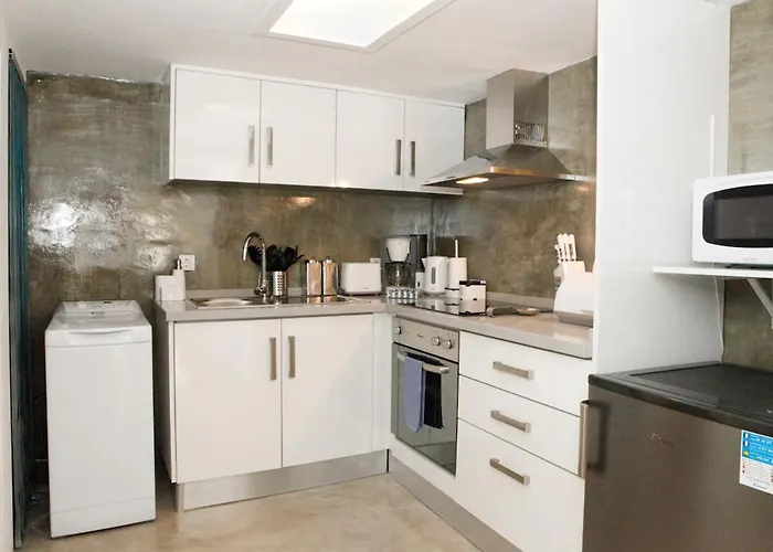 Best Terrace River View Apt In Alfama Apartment