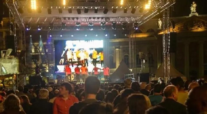 Best Terrace River View Apt In Alfama *