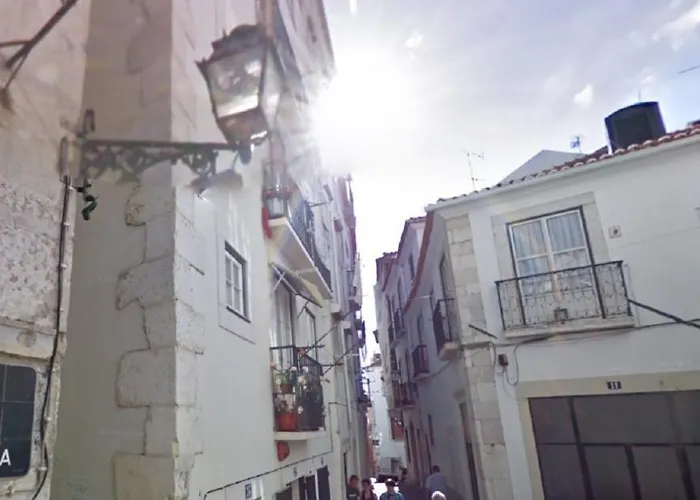 Best Terrace River View Apt In Alfama