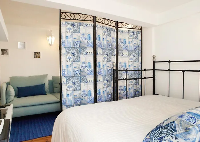 Best Terrace River View Apt In Alfama Апартаменты *