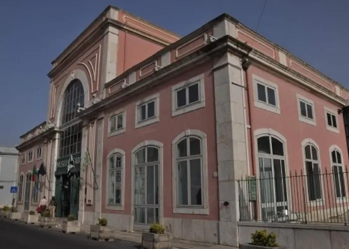 Best Terrace River View Apt In Alfama Апартаменты *