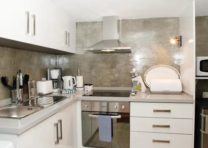 Best Terrace River View Apt In Alfama *