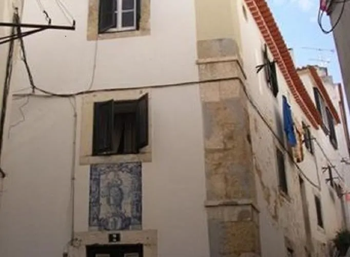 Best Terrace River View Apt In Alfama * Lissabon